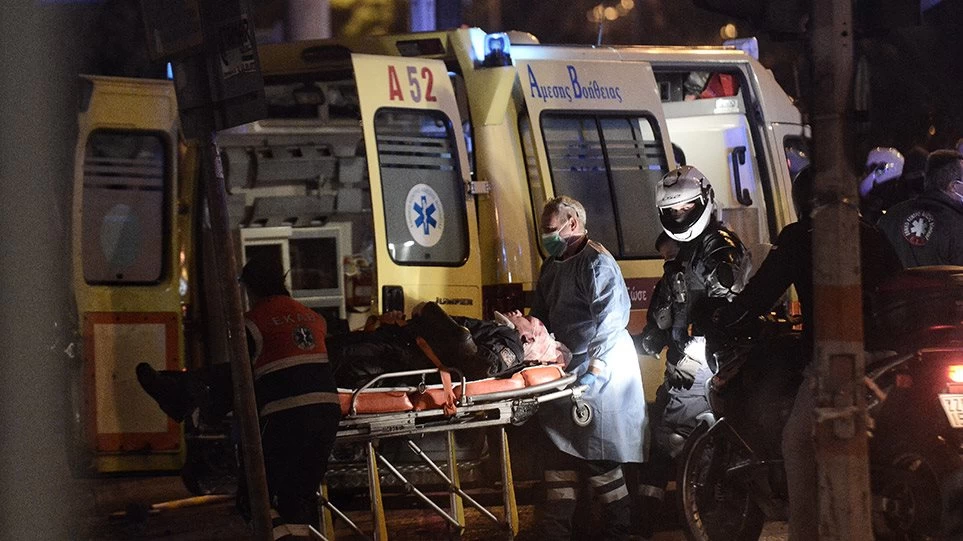 Νέα Σμύρνη: Ποιος είναι ο 24χρονος αστυνομικός που τραυματίστηκε